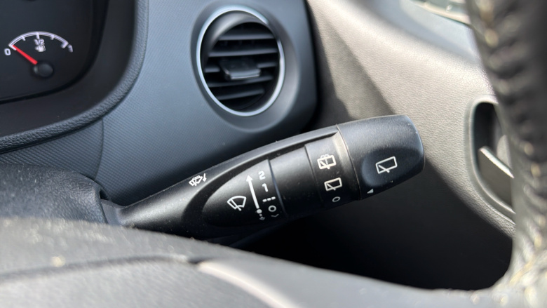 Hyundai i10 1.0 SE 5dr Petrol Hatchback